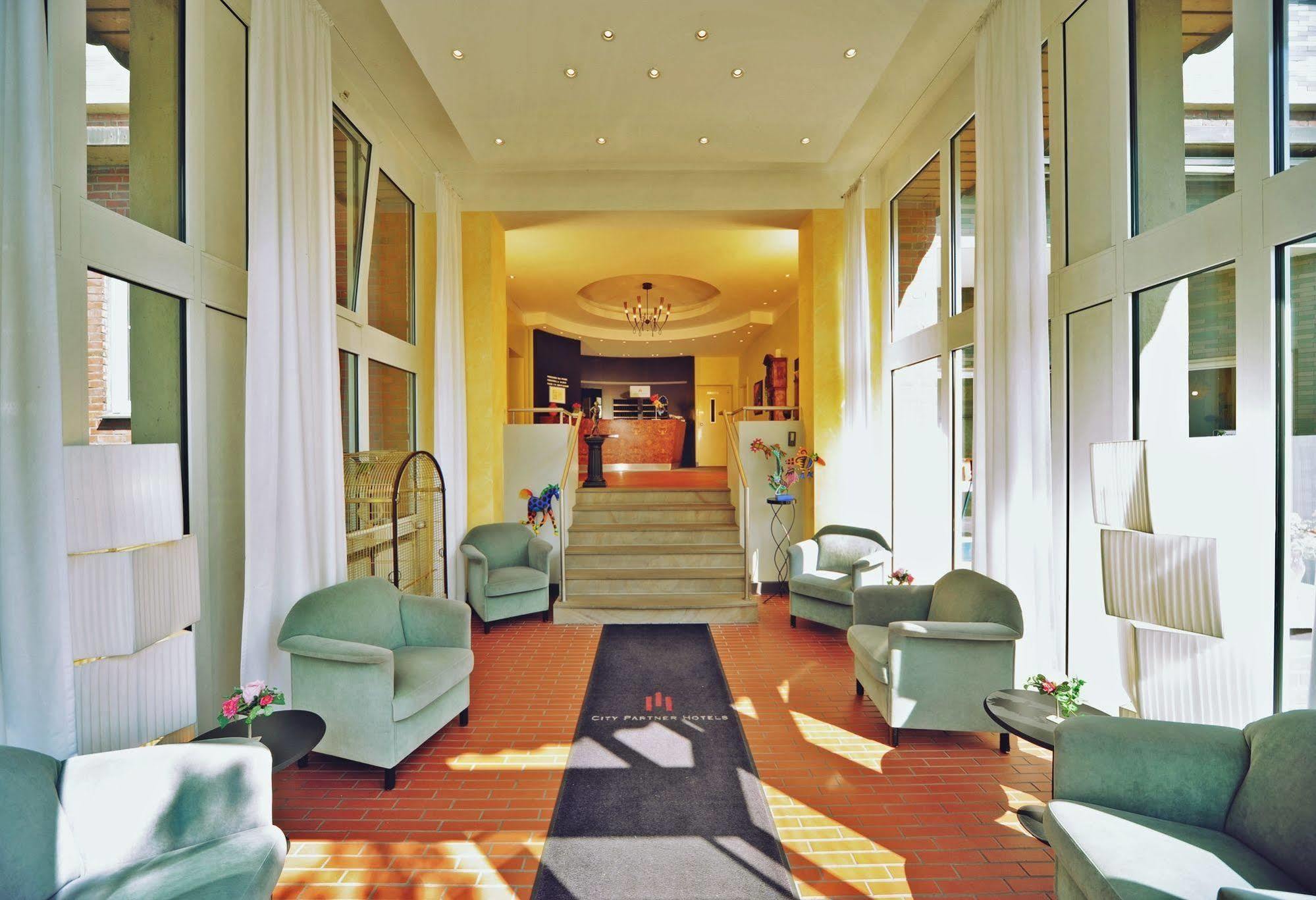Retro - Art - Hotel 2*